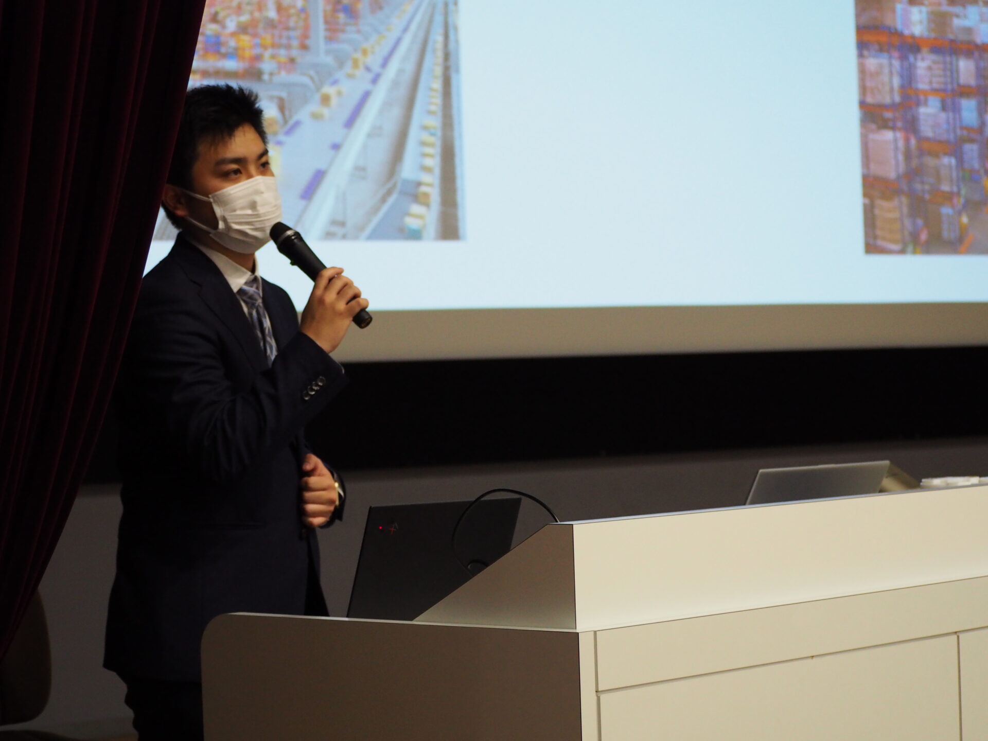 事業構想論Ⅰ」に日本マテリアルハンドリング協会安藤康行様、日本パレットレンタル株式会社伊藤美菜子様がご登壇 | 多摩大学 産官学民連携センター