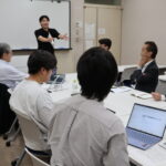 学生たちが情報交換　―株式会社ムサシが訪問―